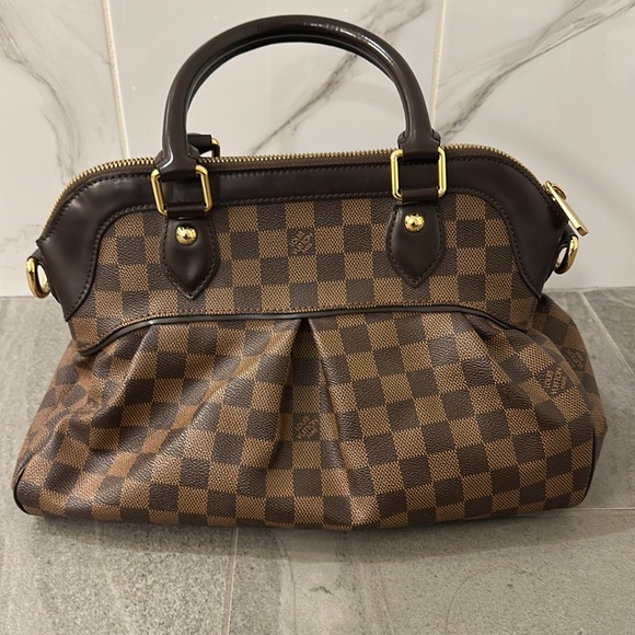 EUC Louis Vuitton Damier Ebene Trevi PM w/ Strap - Picture 6 of 17